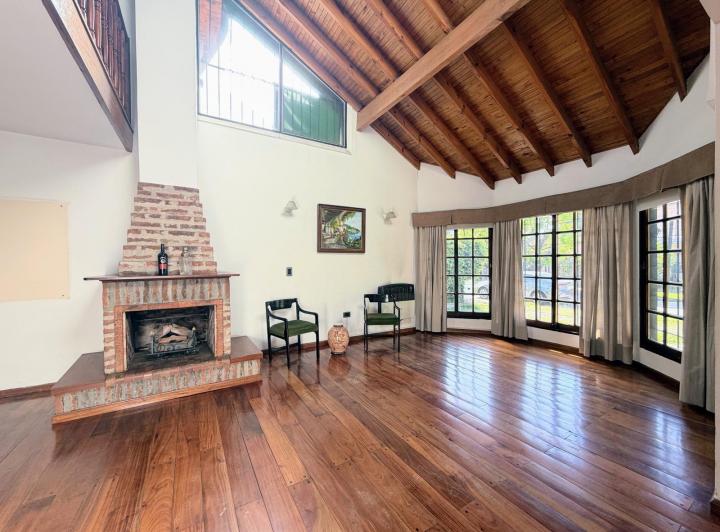 Casa · 300m² · 4 Ambientes