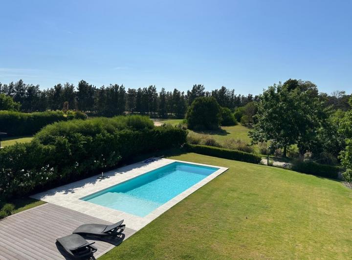 Casa · 400m² · 4 Ambientes · 4 Cocheras