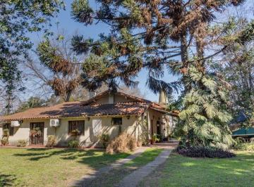 Quinta vacacional · 145m² · 6 Dormitorios · 4 Cocheras · Venta Casa Quinta Cruce Castelar Oportunidad