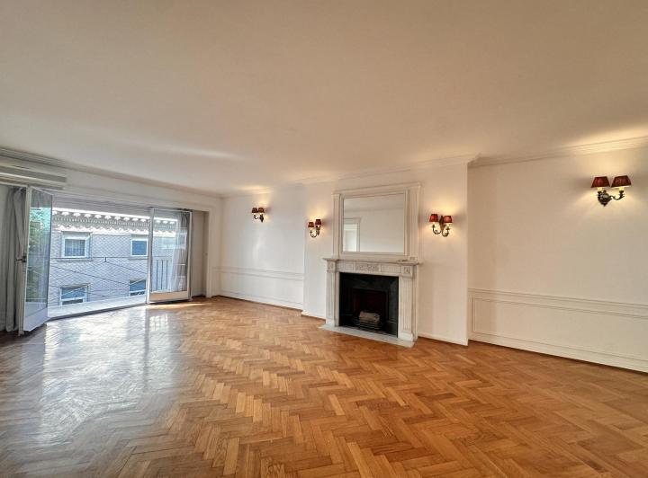 Departamento · 245m² · 7 Ambientes · 1 Cochera