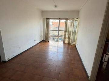 Departamento · 45m² · 2 Ambientes · 1 Cochera · Departamento de 2 Amb a La Calle. Cochera Cubierta