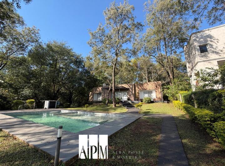 Casa · 840m² · 4 Ambientes