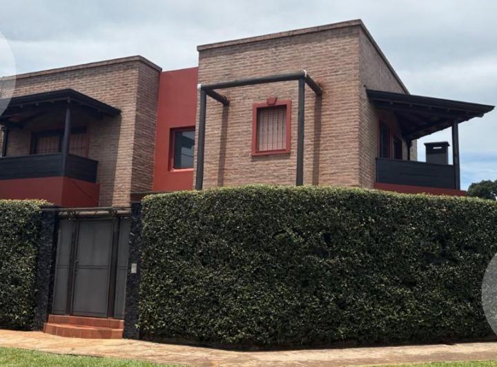 Casa · 178m² · 7 Ambientes