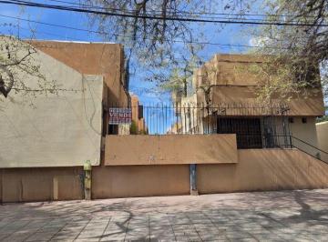 Casa de 10 ambientes, Ciudad de Mendoza · Sexta Seccion