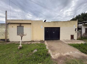 Casa · 150m² · 4 Ambientes · 1 Cochera · Casa 4 Amb en Venta en Parque San Martin - Merlo