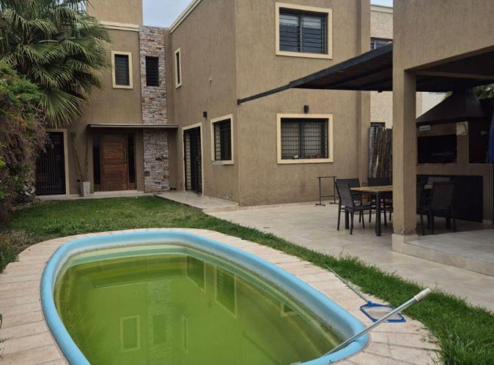 Casa · 142m² · 7 Ambientes · 2 Cocheras