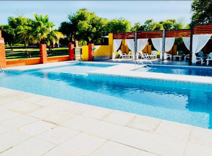 Casa · 850m² · 12 Ambientes · 9 Cocheras