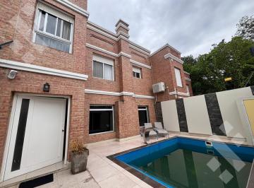Casa · 220m² · 3 Dormitorios · 1 Cochera · Venta Casa Nivel Gerencial El Maiten 1040
