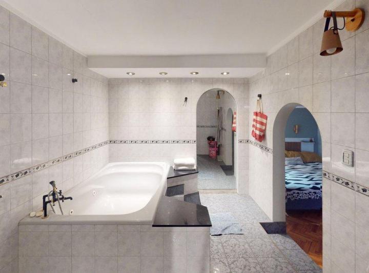 Casa · 200m² · 5 Ambientes · 1 Cochera