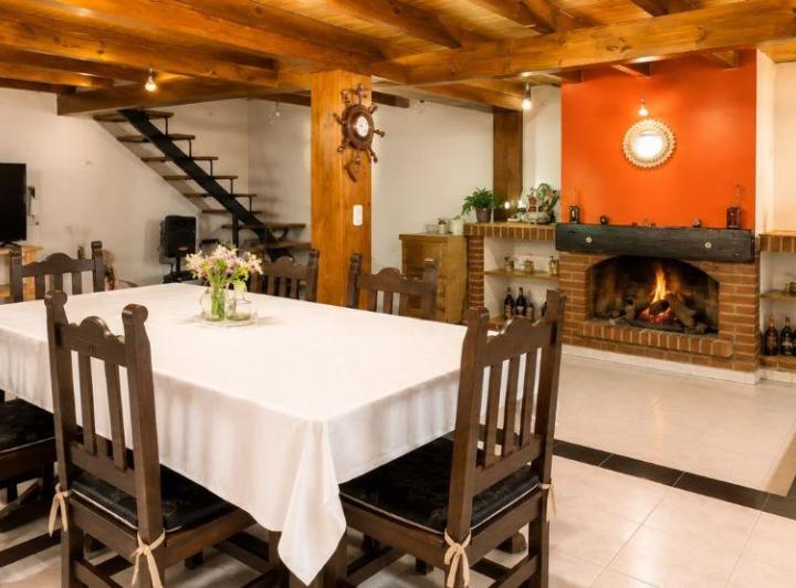 Casa · 166m² · 5 Ambientes · 2 Cocheras