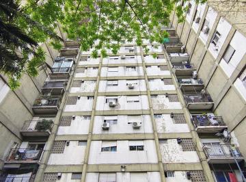 Departamento · 50m² · 2 Ambientes · Alquiler Departamento 2 Ambientes Reciclado. Parque Chacabuco
