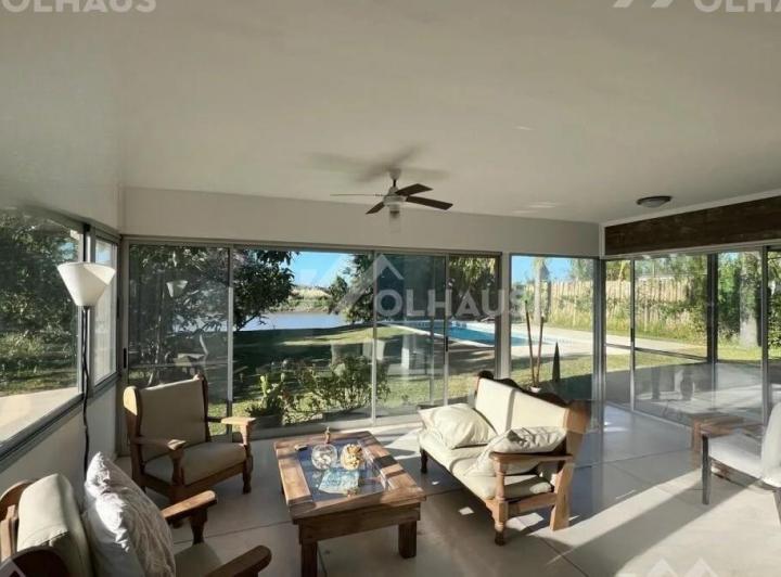 Casa · 315m² · 6 Ambientes · 3 Cocheras
