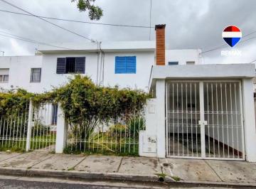 Casa · 51m² · 4 Ambientes · 1 Cochera · Alquiler Casa 3 Dorm. 2 Baños Zona Norte
