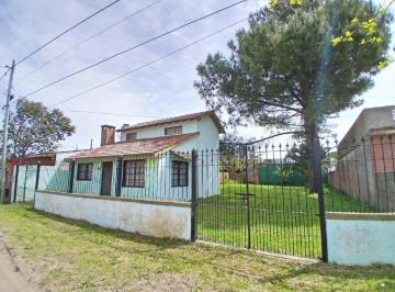 Casa de 4 ambientes, Santa Teresita · Casa Sola en El Lote - Santa Teresita