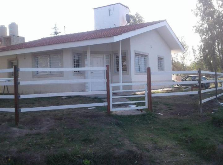 Casa · 100m² · 4 Ambientes · 1 Cochera