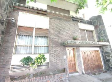 Casa de 5 ambientes, Chacarita · Amplia y Cómoda Casa con Patio y Terraza