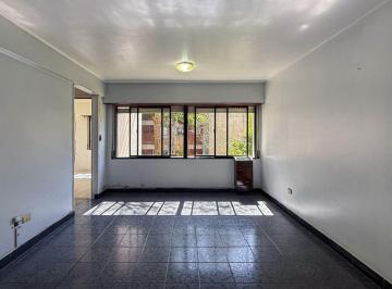 Departamento · 53m² · 3 Ambientes · 1 Cochera · Venta Depto 3 Amb a La Calle con Cochera Luminoso