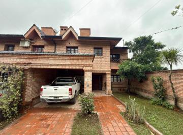 Casa · 400m² · 5 Ambientes · 2 Cocheras · Casa en Los Perales