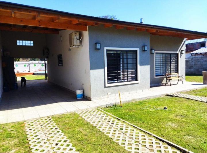 Casa · 90m² · 4 Ambientes · 2 Cocheras