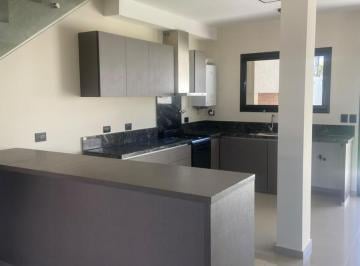 Casa · 180m² · 5 Ambientes · 2 Cocheras · Dúplex en Alquiler en Mansos del Sur