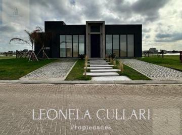 Casa · 165m² · 4 Ambientes · 2 Cocheras · Venta - Casa - Barrio Santa Clara Al Sur - Canning / San Vicente