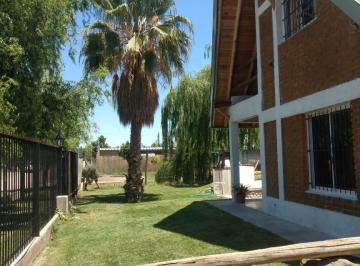 Casa de 3 ambientes, Carrodilla · Dueño Alquila Casa con Parque y Pileta