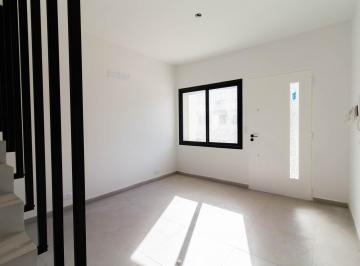 Casa · 56m² · 3 Ambientes · 1 Cochera · Dúplex 3 Ambientes en Venta en San Miguel