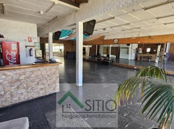 Local comercial · 240m² · 4 Ambientes · Alquilo Local Comercial Sobre Giannattasio en Lomas de Solymar