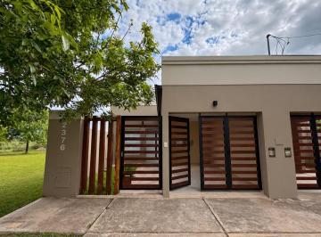 Casa · 2 Ambientes · 1 Cochera · Casa en Esperanza - Almafuerte 2376 U2