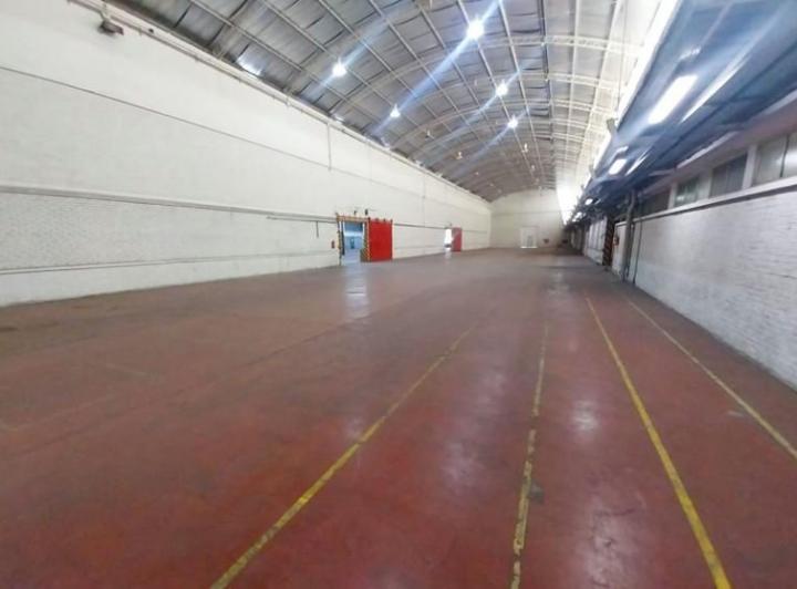 Depósito · 3842m²