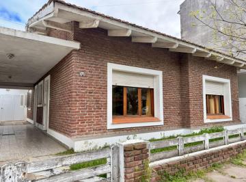 Casa · 200m² · 4 Ambientes · 1 Cochera · Venta Casa a Dos Cuadras de La Playa