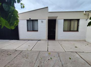 Casa de 4 ambientes, Buena Nueva · Casa en Alquiler C/ Cochera en Buena Nueva