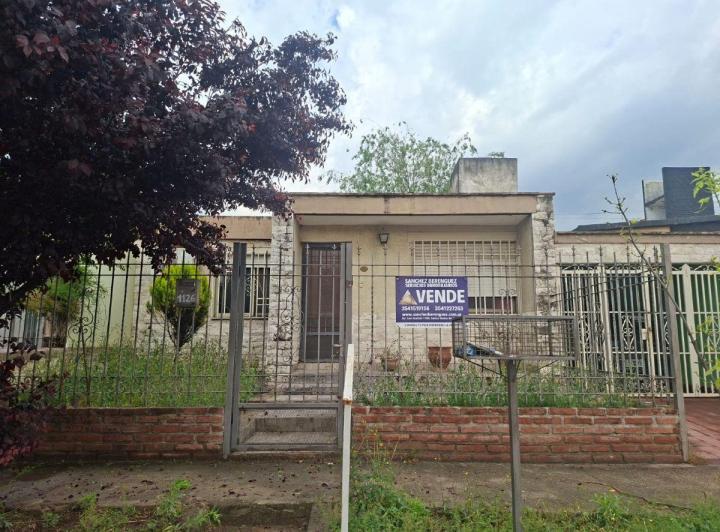 Casa · 140m² · 4 Ambientes · 1 Cochera