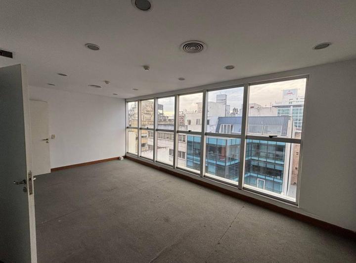 Oficina comercial · 220m²