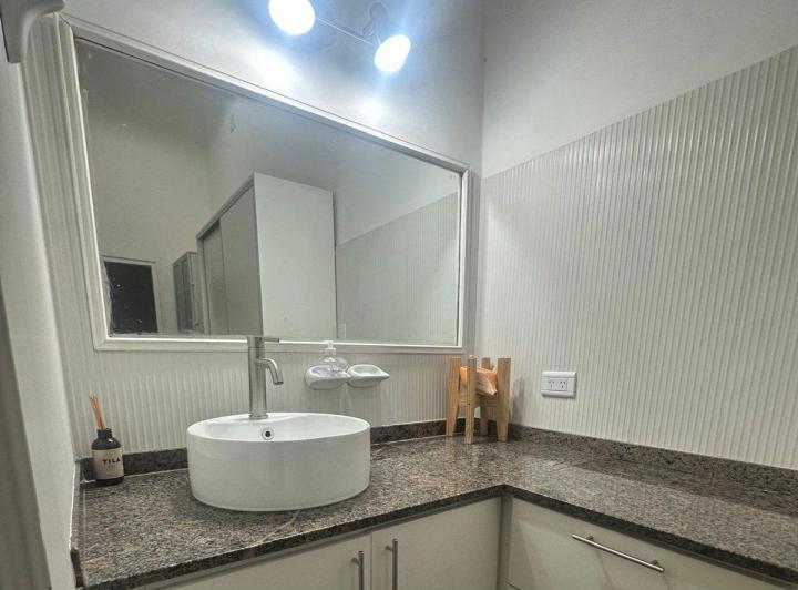 Casa · 350m² · 9 Ambientes · 3 Cocheras
