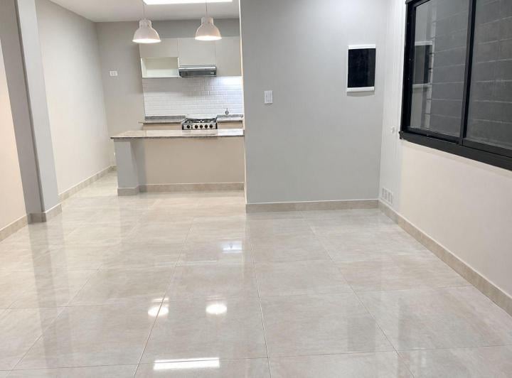 Casa · 108m² · 5 Ambientes · 2 Cocheras