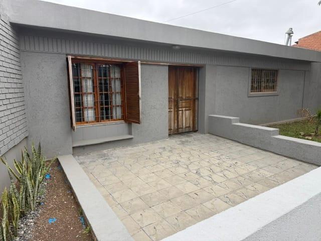 Casa · 214m² · 5 Ambientes · 1 Cochera