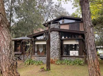 Casa de 5 ambientes, Costa del Este · Hermosa Propiedad en El Bosque Costa del Este