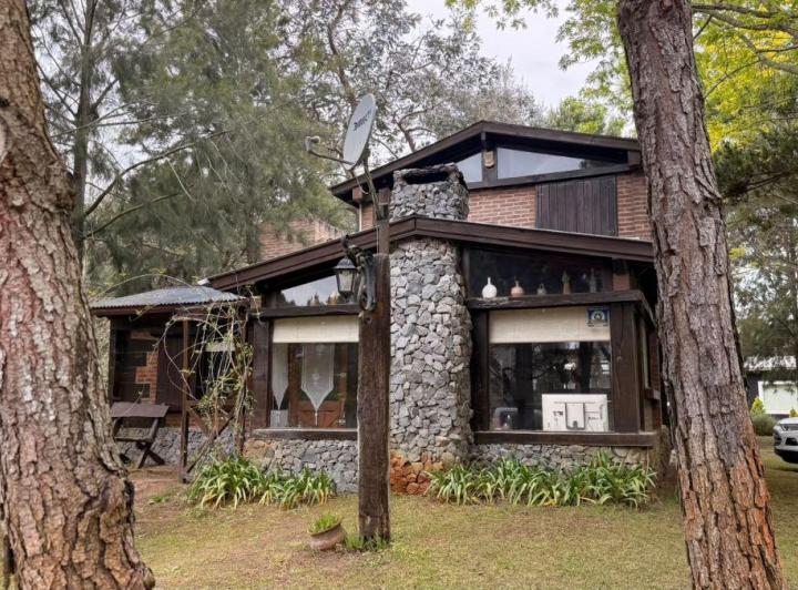 Casa · 472m² · 5 Ambientes · 1 Cochera