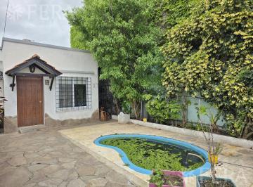 Casa · 90m² · 3 Ambientes · 2 Cocheras · Venta Casa 3 Ambientes con Cochera y Patio en Bernal