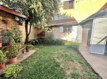Casa · 152m² · 5 Ambientes · Venta - Casa Al Frente 4 Dorm. con Jardin - Barrio Las Heras
