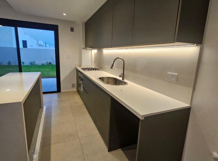 Casa · 153m² · 4 Ambientes · 2 Cocheras