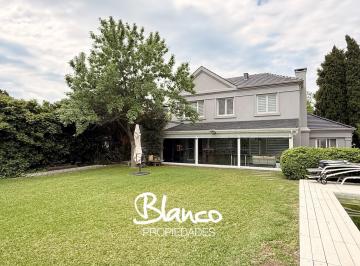 Casa · 208m² · 6 Ambientes · 1 Cochera · Casa en Venta en La Lomada, Pilar, G. B. a. Zona Norte