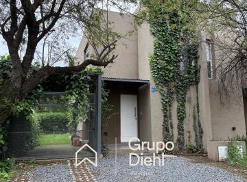 Casa · 200m² · 4 Ambientes · 2 Cocheras · Casa en Alto Warcalde