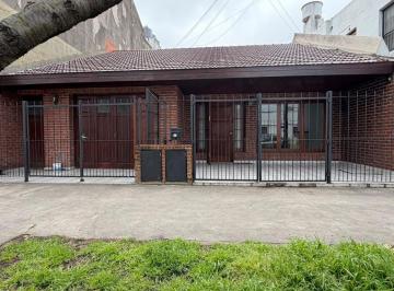 Casa de 3 ambientes, Mar del Plata · Vendo Chalet 3 Ambientes, Garage, Parque y Departamento de Dos Ambientes
