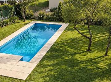 Casa · 207m² · 4 Ambientes · Casa en Venta