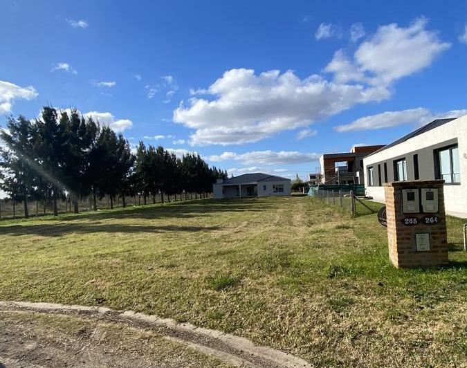 Terreno · 718m²