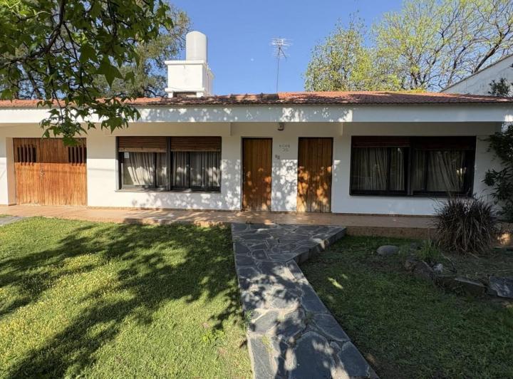 Casa · 261m² · 6 Ambientes · 1 Cochera