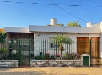 Casa · 125m² · 3 Ambientes · 1 Cochera · Venta Casa 3 Ambientes Villa Bosch Lote Propio | Jardín y Galería | Apto Crédito