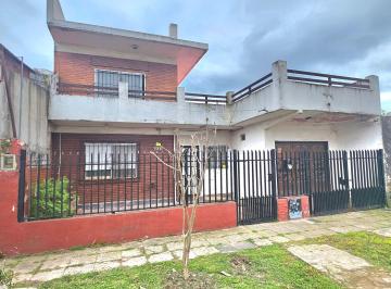 Casa · 170m² · 3 Ambientes · 4 Cocheras · Venta Casa 3 Ambientes Moreno Excelente Oportunida
